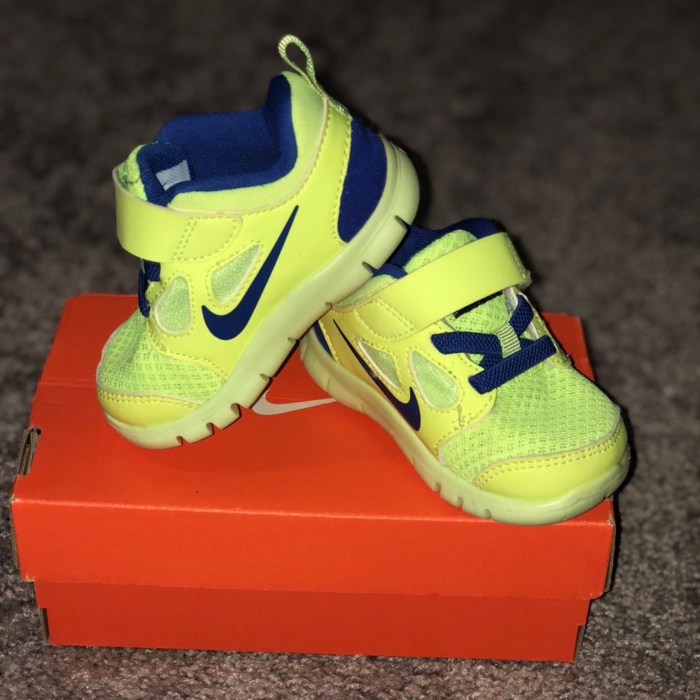 Nike free run sneakers